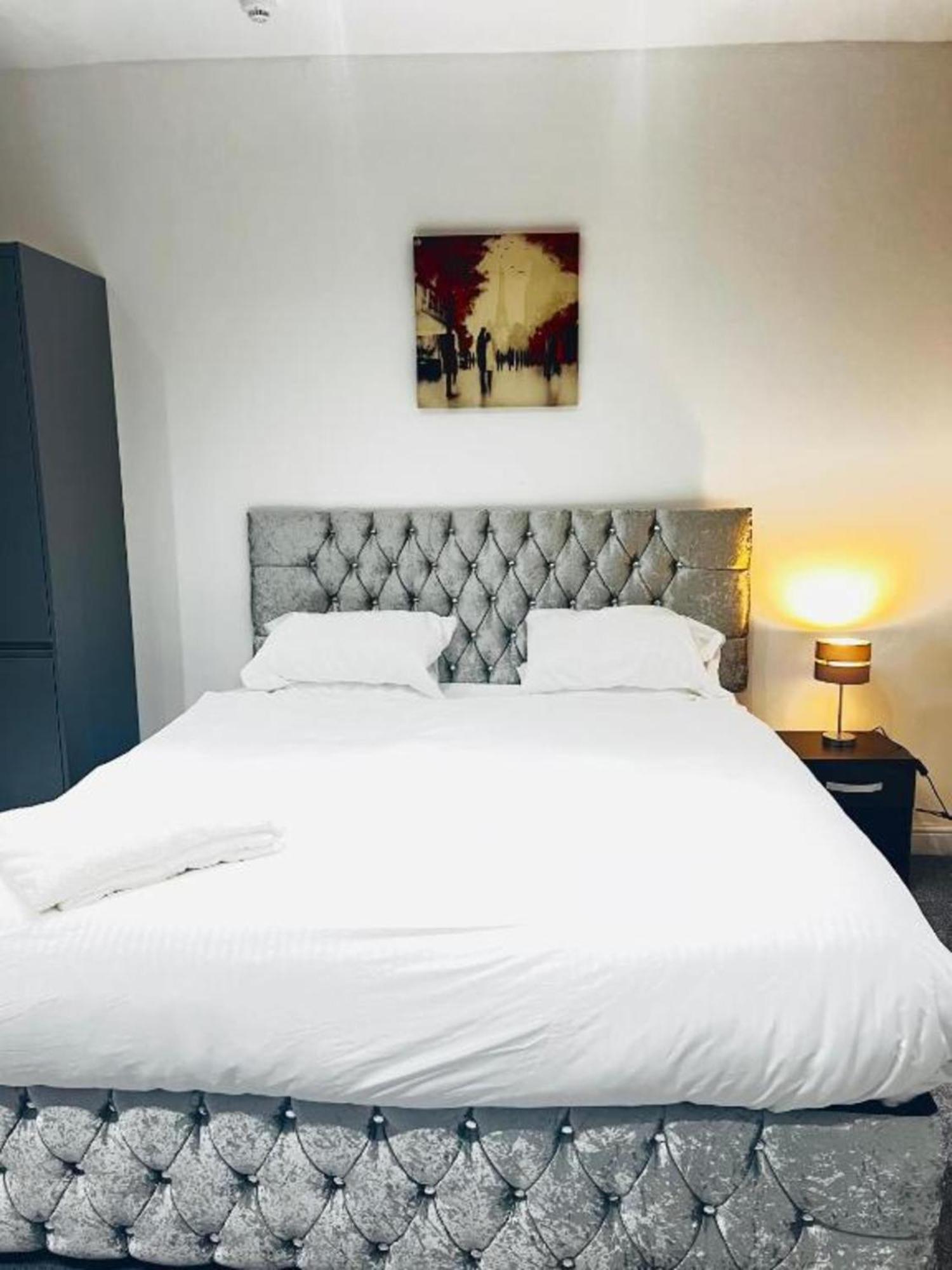 Hotel Oyo The Pleasant House à Manchester Extérieur photo